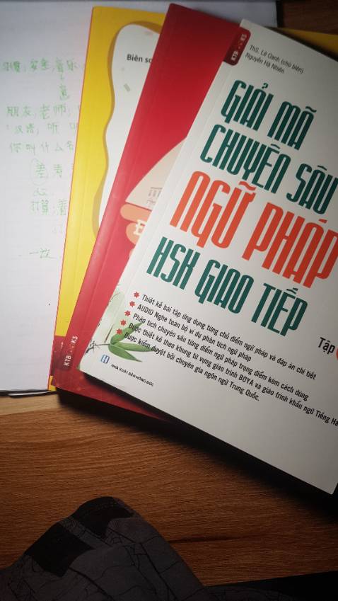 Sách in đẹp, giấy đẹp, chữ to rõ ràng.