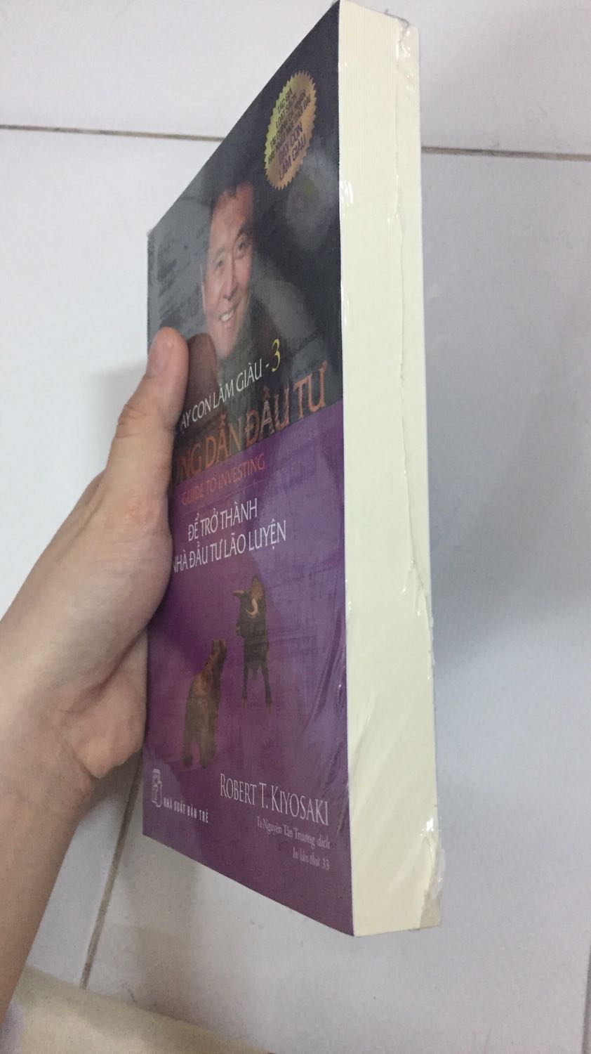 Mình mới đọc đc vài chương của quyển 3, nội dung sách hay và bổ ích, có nhiều bài học. 
Giao hàng nhanh, chất lượng sách khá tốt rất , đóng gói sách cận thận .