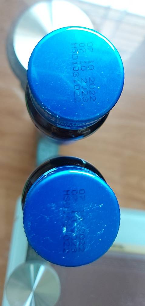 Mình mua cho mẹ uống bị nhức mỏi toàn thân, kiểm tra nắp thấy bị bẩn và trầy. Đã liên hệ shop mấy ngày rồi nhưng shop ko trả lời.