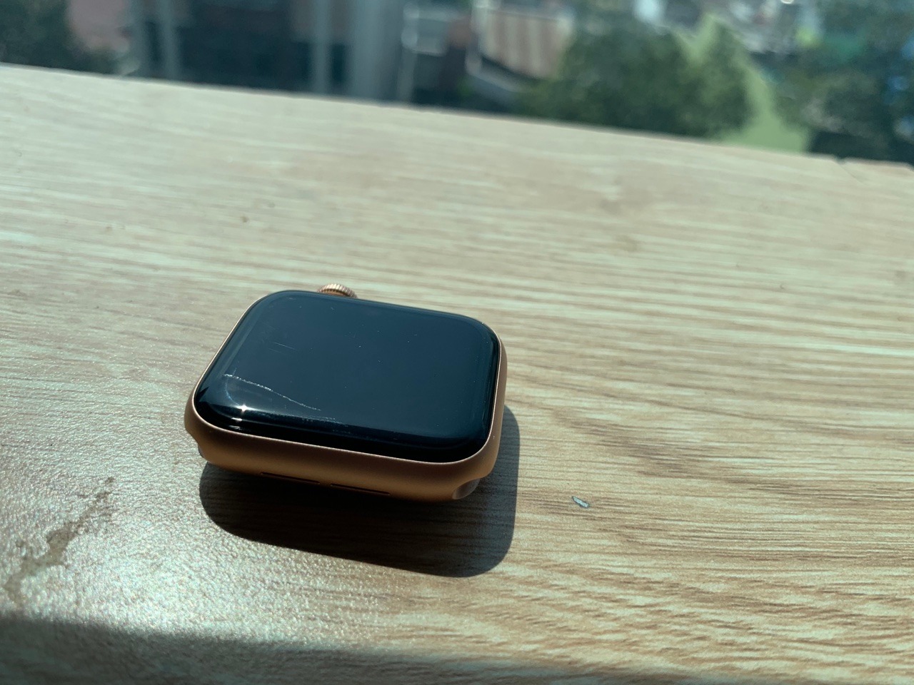 sản phẩm không xóa được vết trầy nhẹ trên mặt kính Apple watch.
Loay hoay cả buổi trưa thành công cốc, phí tiền sản phẩm không xóa được vết trầy nhẹ trên mặt kính Apple watch.
Loay hoay cả buổi trưa thành công cốc, phí tiền