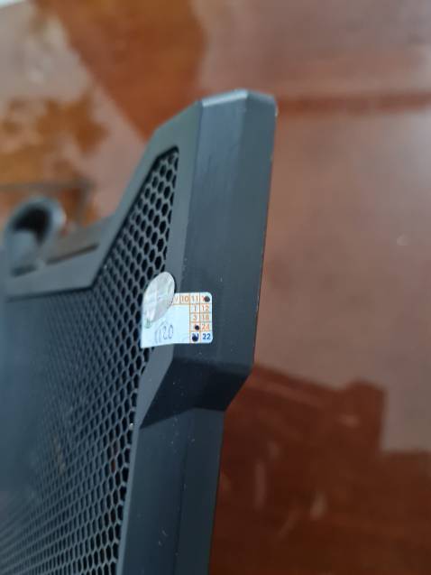 Giao hàng cũ, đã trầy xướt và tem bảo hành từ 2021. Không ngờ Tiki bán hàng ngày càng kém chất lượng đến như vậy. Đề nghị trả tiền lại cho khách hàng!