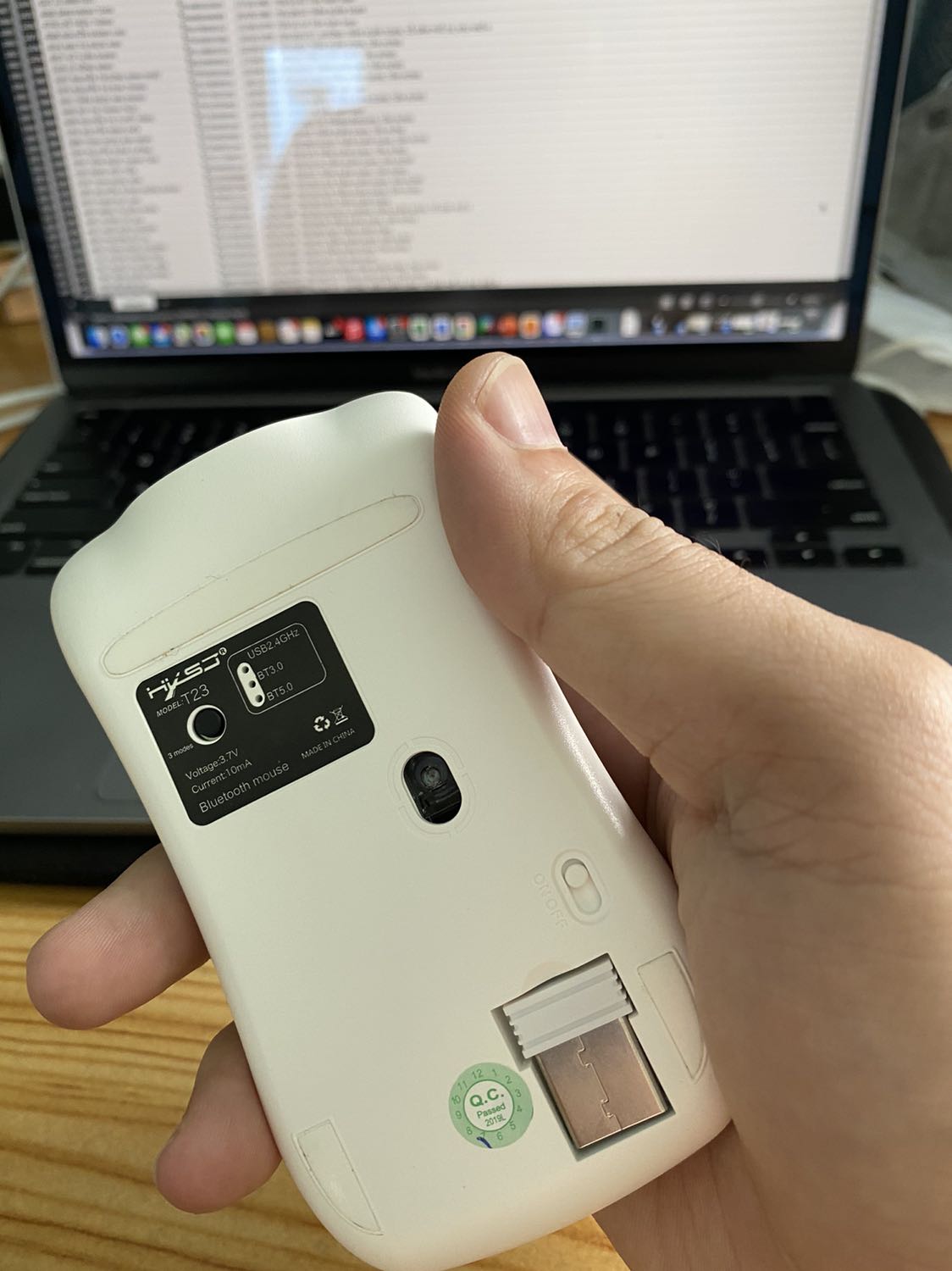 Đã nhận được sản phẩm nhưng sản phẩm kết nối rất chập chờn. Chưa rõ nguyên nhân là do pin yếu hay do lỗi. Sẽ sạc pin dùng lại sau đó phản hồi và yêu cầu đổi nếu sản phẩm bị lỗi