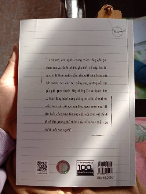 Sách  với lối văn nhẹ nhàng nhưng nội dung cũng rất ý nghĩa và hay. Mình mua được với giá rẻ chưa đến 40k nhưng nội dung của cuốn sách thì vượt xa so với giá tiền này.