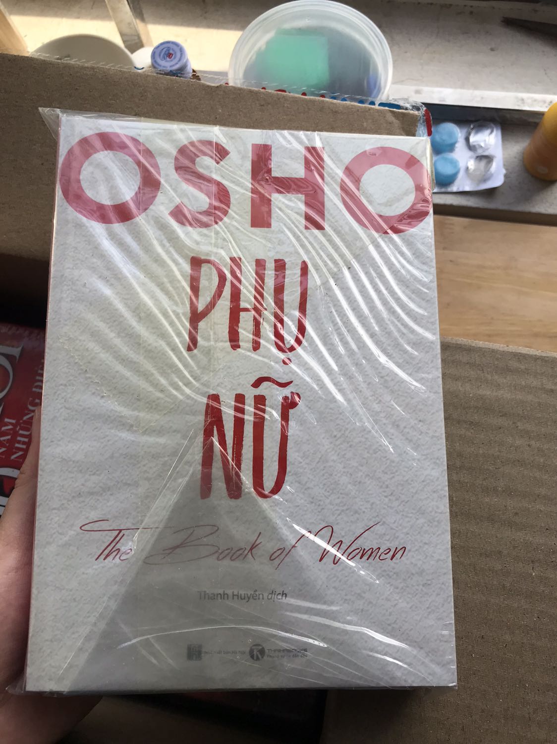 Mình chưa đọc nhưng vẫn đánh giá 5 sao vì chất lượng hàng tốt, giao hàng nhanh, đóng gói cẩn thận. Cảm thấy tiki làm hàng cẩn thận hơn trước. Mình rất ưng