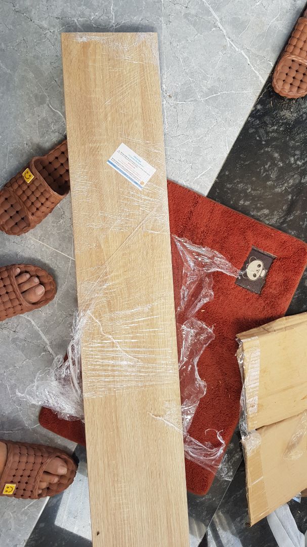 giao hàng đúng mẫu mã, shop khá có tâm nên gửi theo cái li vô. theo mình shop nên gửi theo cái lục giác bằng sắt bẹt mỏng để vặn vít vô cho dễ thay thế cái li vô kia thì hơn. Thanks shop giao hàng đúng mẫu mã, shop khá có tâm nên gửi theo cái li vô. theo mình shop nên gửi theo cái lục giác bằng sắt bẹt mỏng để vặn vít vô cho dễ thay thế cái li vô kia thì hơn. Thanks shop