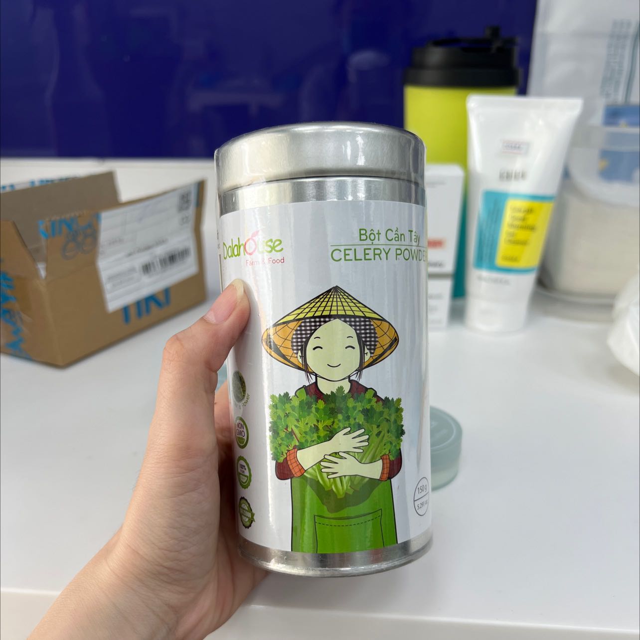 Đọc review thì biết loại này là hàng VN và cũng đc đánh giá cao nên mình mua dùng thử mong là có hiệu quả