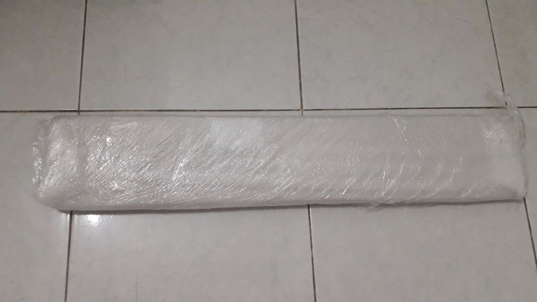 - Đánh giá chung: Rất hài lòng và kệ chắc chắn, đẹp và đúng mẫu.
- Về sản phẩm chính là mặt kệ gỗ: đúng mẫu đã đặt, độ dày và kích thước chuẩn như đã đặt, mặt gỗ mịn và khô rào không ẩm mốc, gỗ chắc chắn và 2 lỗ để ghim giá treo đều và hợp lý, có tem dán đảm bảo.
- Về giá treo: bằng inox, dày dặn và chắc chắn. Theo mình thấy thì không bị lỗi, cong. Giá treo có độ dài vừa phải để treo kệ lên. 
- Về sản phẩm kèm theo được giao kèm và tặng: Đầy đủ và chu đáo các vật liệu nhỏ như shop có để ở trên hình ảnh sản phẩm. Các sản phẩm kèm theo cũng đầy đủ, phù hợp cho mọi loại tường mình cần treo kệ lên dù là tường có lát gạch men hay không đều có thể treo lên được.
- Về bao bì, vận chuyển: shop đóng gói rất cẩn thận,  có lớp xốp để tránh bị va đập và bọc quanh sản phẩm 1 lớp bọc trong.
- Về giá mua sản phẩm: Sản phẩm chất lượng và đạt hơn hài lòng so với giá. - Đánh giá chung: Rất hài lòng và kệ chắc chắn, đẹp và đúng mẫu.
- Về sản phẩm chính là mặt kệ gỗ: đúng mẫu đã đặt, độ dày và kích thước chuẩn như đã đặt, mặt gỗ mịn và khô rào không ẩm mốc, gỗ chắc chắn và 2 lỗ để ghim giá treo đều và hợp lý, có tem dán đảm bảo.
- Về giá treo: bằng inox, dày dặn và chắc chắn. Theo mình thấy thì không bị lỗi, cong. Giá treo có độ dài vừa phải để treo kệ lên. 
- Về sản phẩm kèm theo được giao kèm và tặng: Đầy đủ và chu đáo các vật liệu nhỏ như shop có để ở trên hình ảnh sản phẩm. Các sản phẩm kèm theo cũng đầy đủ, phù hợp cho mọi loại tường mình cần treo kệ lên dù là tường có lát gạch men hay không đều có thể treo lên được.
- Về bao bì, vận chuyển: shop đóng gói rất cẩn thận,  có lớp xốp để tránh bị va đập và bọc quanh sản phẩm 1 lớp bọc trong.
- Về giá mua sản phẩm: Sản phẩm chất lượng và đạt hơn hài lòng so với giá.