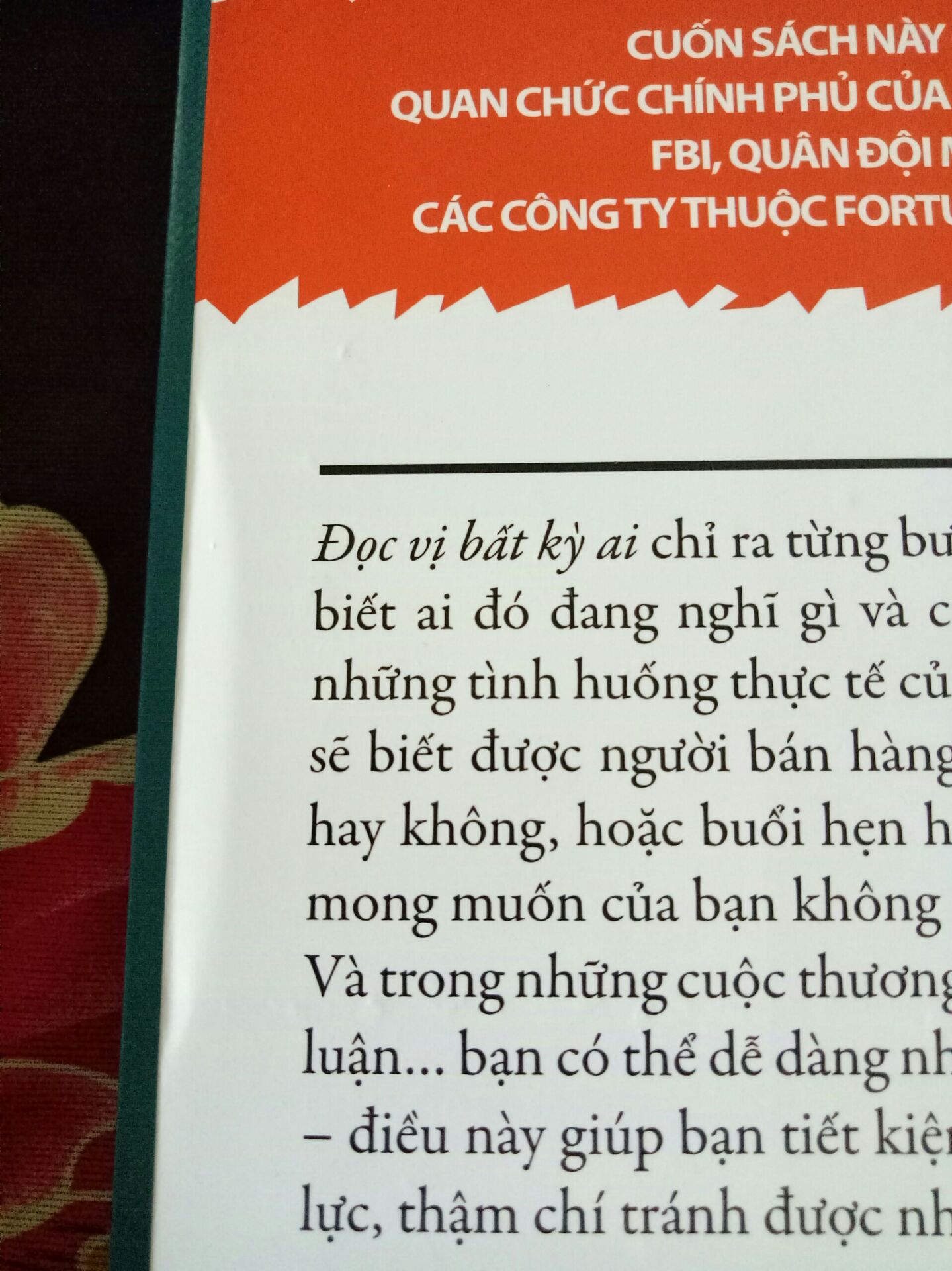 Lần đầu mua sách của tiki. Giao hàng nhanh. Nhưng sách bị lỗi khá nhiều. Với việc bảo quản sách không tốt thực sự khiến tớ không hài lòng ???