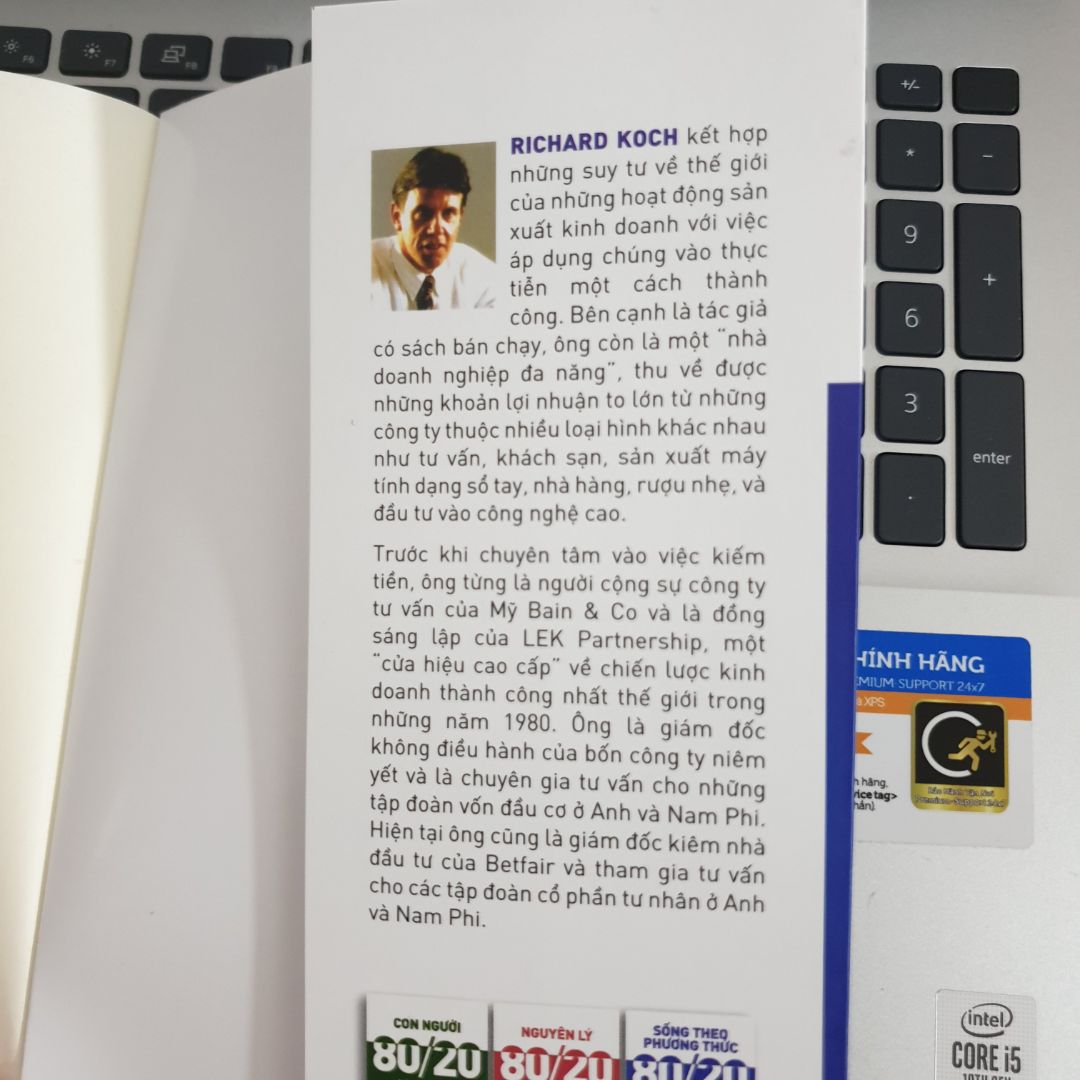 /Đúng như tiêu đề của sách, sống theo phương thức 80/20 sẽ Bớt công việc, bớt ưu phiền, thêm thành công và thêm niềm vui sống. Tác giả đưa ra các luận điểm chứng minh rằng hầu hết 80% Quả được sinh ra từ 20% Nhân (Có nghĩa là quy luật nhân quả là không cân bằng) và từ đó làm thế nào con người tập trung phát triển các nguồn lực mang lại nhiều lợi ích hơn, nhiều năng lượng hơn. Ngoài ra tại mỗi chương tác giả đặt ra bài tập để thực hành cho người đọc.