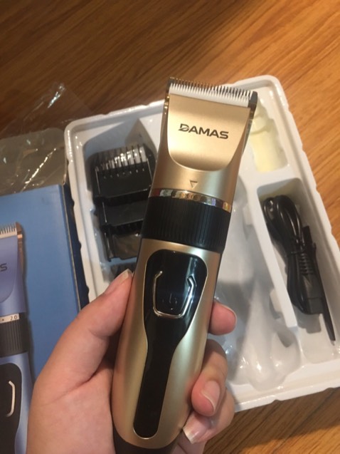 Nhìn chung là đẹp, nhỏ gọn, dễ sử dụng. Màn hình hiển thị lượng pin, tặng kèm khá nhiều phụ kiện chuyên dụng, lưỡi dao sắc bén nhưng ko sợ bị cứa vào da như các loại trước mình mua. Rất thích màu vàng gold này 👍🏻👍🏻👍🏻