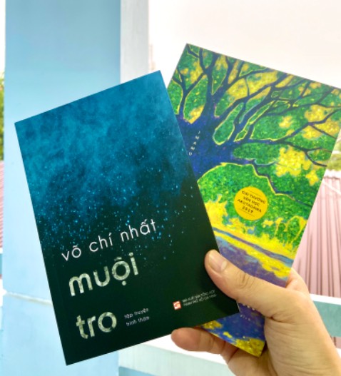 Những cuốn sách đọc lúc chiều mưa. Giọng văn của các tác giả trong trẻo mà đẹp, như những giọt mưa lả tả đáp lên tóc ta... một chiều mưa tuyệt vời!