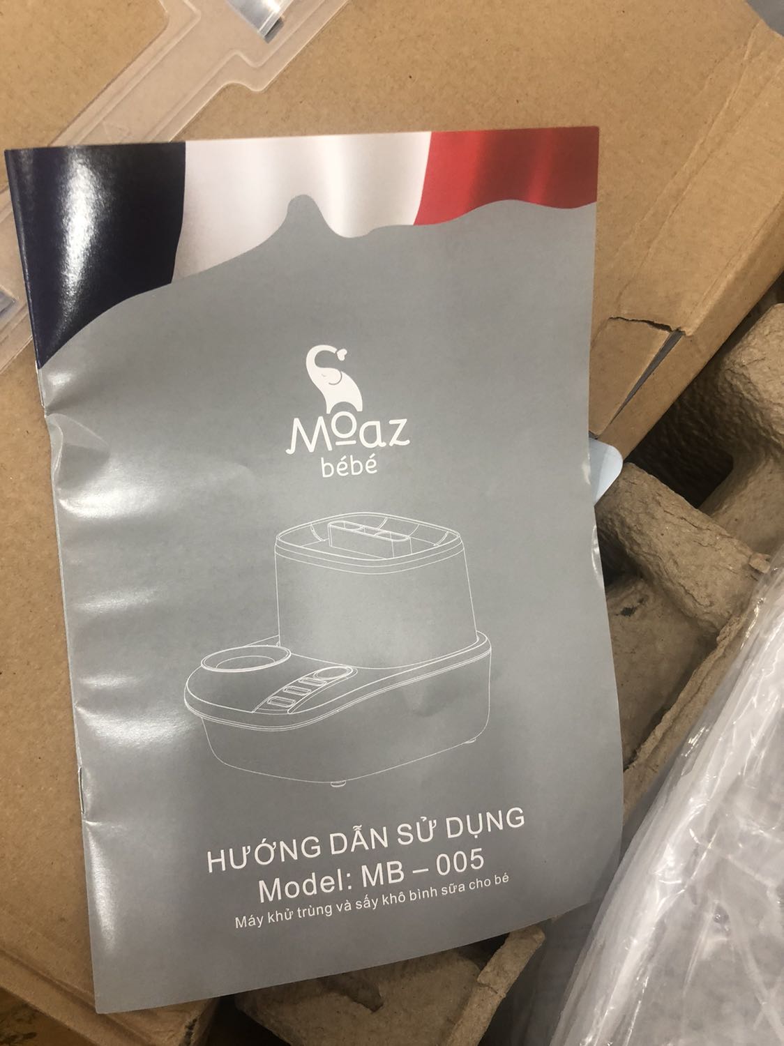 Máy không có phiếu bảo hành kèm theo chỉ có quyển hướng dẫn sử dụng