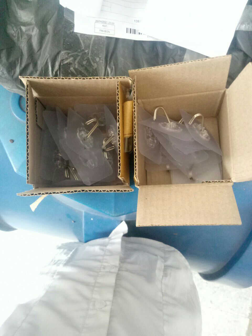 tôi đâu mua cái này mà lại giao cho tôi ,mua áo mà