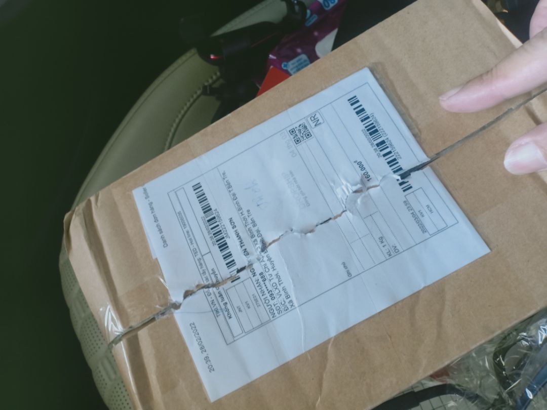 ko hài lòng ko biết đơn vị cung cấp hàng muốn *** gạt hay cho là khách hàng ***, giá combo 2 kính giá 16k khách đặc 10 giá 160k thì phải giao 20 chiếc kính chứ sao giao có 10 chiếc, làm ăn kì vậy ,Tiki bỏ đơn vị cấp hàng này ra đi, mất khách hết