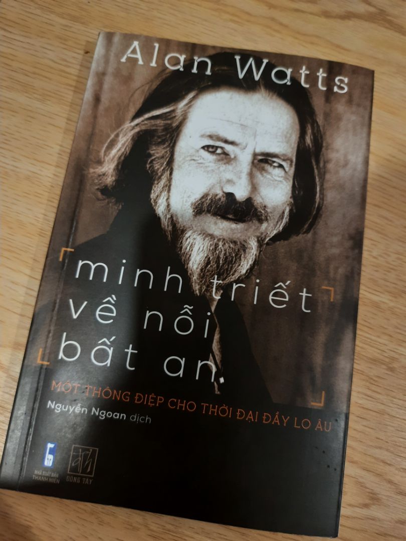 Sách rất hay, được bọc kỹ cẩn thận. Duy chỉ một điều là bị nhiều lỗi chính tả, thừa chữ thiếu từ, đáng tiếc cho một cuốn sách hay là không được hiệu đính cẩn thận. Sách rất hay, được bọc kỹ cẩn thận. Duy chỉ một điều là bị nhiều lỗi chính tả, thừa chữ thiếu từ, đáng tiếc cho một cuốn sách hay là không được hiệu đính cẩn thận.