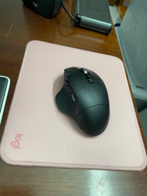 Miếng lót đẹp, di chuột mượt mà, hộp đựng xịn xò.