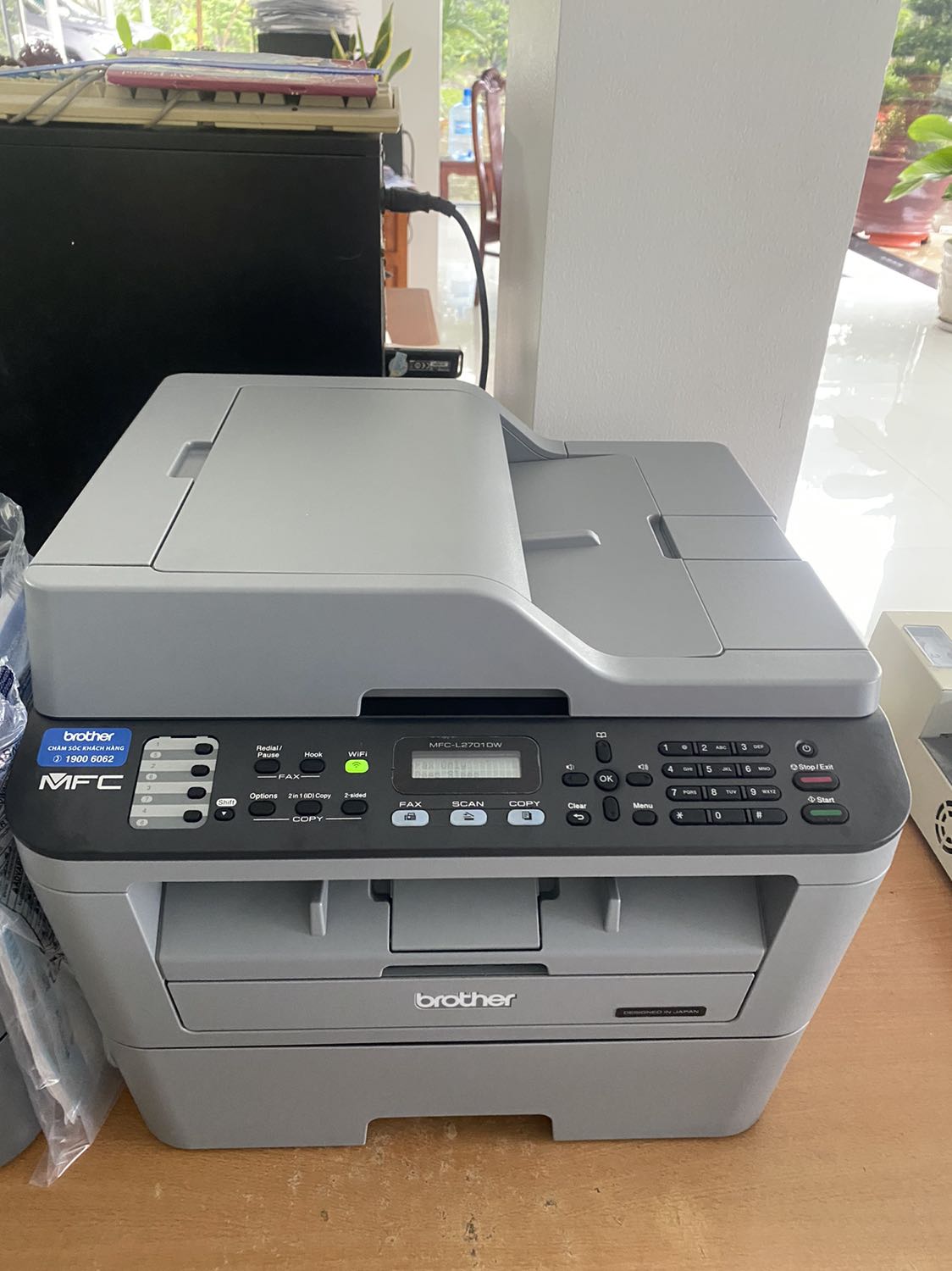 Máy thiết lập đơn giản, dễ sử dụng và bền. Hộp mực thay thế cũng rẻ tiền, 99k là có thể mua được ống mực mới thay thế vào. Máy thiết lập đơn giản, dễ sử dụng và bền. Hộp mực thay thế cũng rẻ tiền, 99k là có thể mua được ống mực mới thay thế vào.