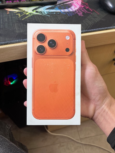 cam sắc nét bộ nhớ siêu khủng rồi. cu em này cứ bị mê..