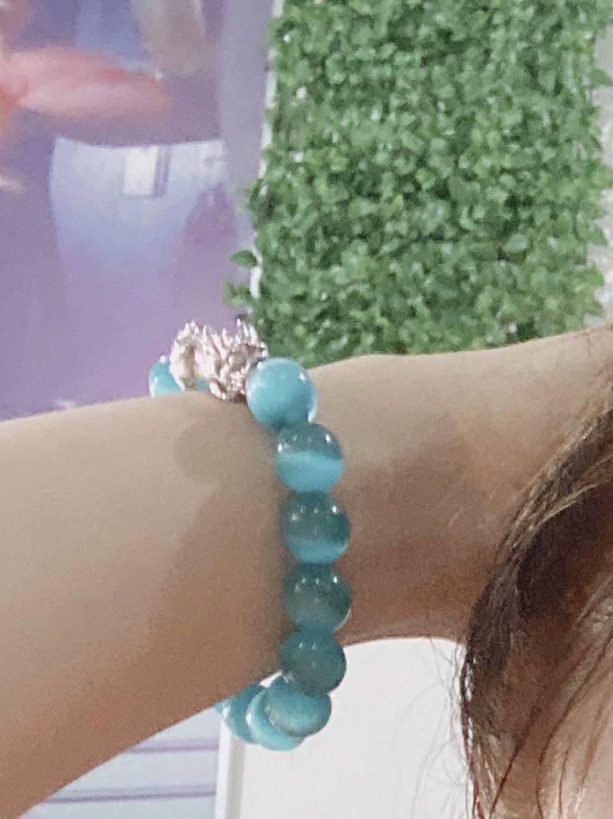 Vòng đẹp nhưng 12ly thì hơi to với nữ