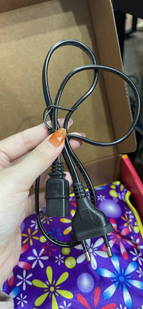 túi chườm chuẩn hãng, dây sạc dày nên chống bị nóng dây dẫn đến cháy nổ, tks shop