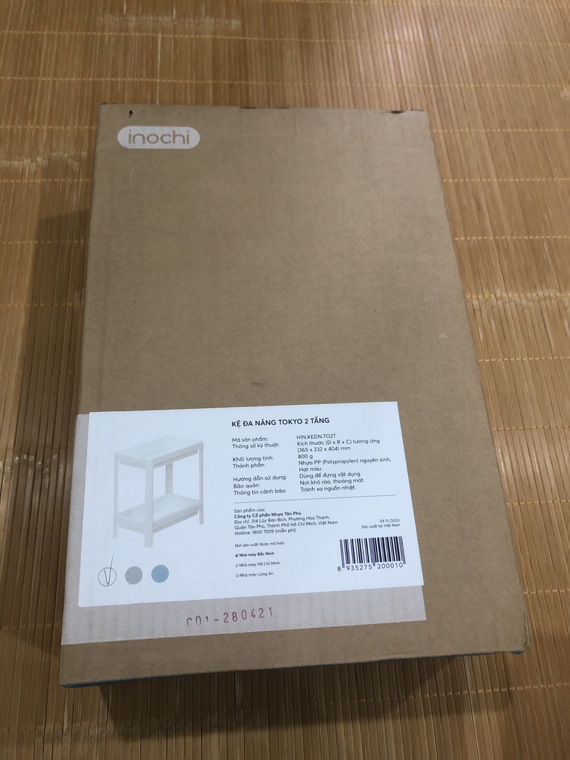 Nhà cung cấp đóng gói sản phẩm đẹp và chắc chắn. Giao hàng đầy đủ và như hình. 
Về sản phẩm: lắp ghép dễ dàng, có hướng dẫn chi tiết. Màu sản phẩm trắng sữa chứ không trắng tinh. Chất liệu nhựa cứng, sờ nhám và k bóng, mình khá ưng ý!