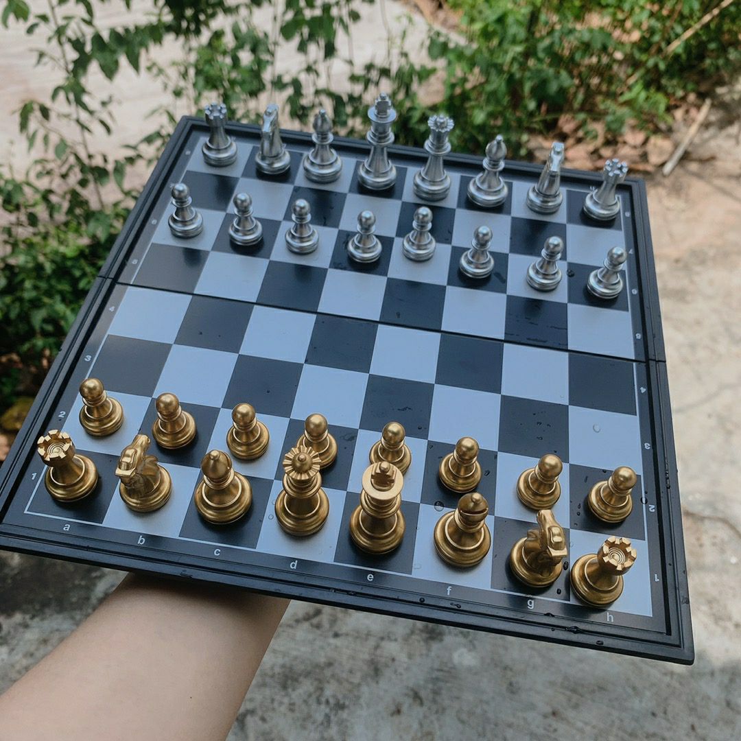 Shop tư vấn rất nhiệt tình, giao đunga hàng, k bị hôi nhựa, đẹp tốt, nên mua mn nhé.