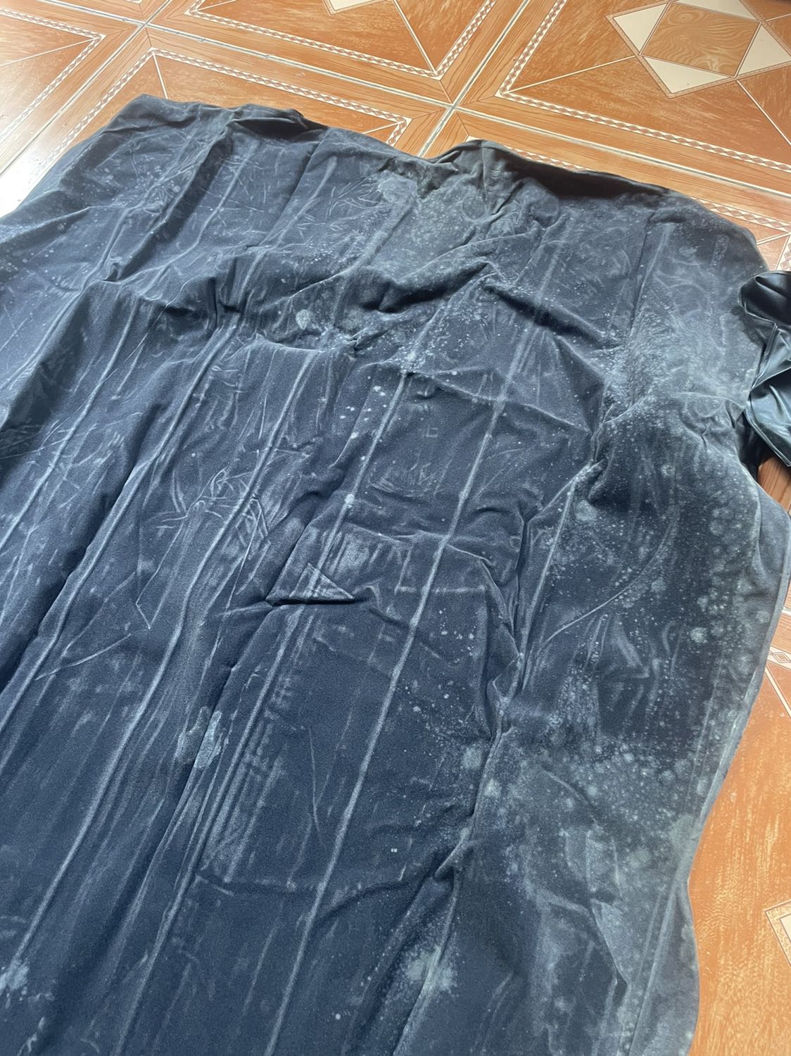 hàng giom moi ngươi ạ.tin tương kg kiêm hang nhưng dở tệ.đóng gói toàn cát *** hàng móc meo.như dẻ rách.do bơm kg có chui cấm dở tệ.