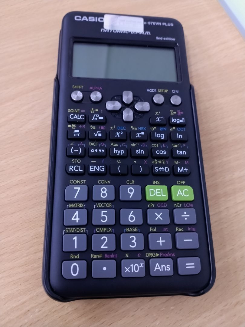 Khuyên các bạn không mua máy 570vn plus tặng kèm hai bút bi nhé. Không hiểu sao lại đắt hơn máy không tặng bút 75k?????