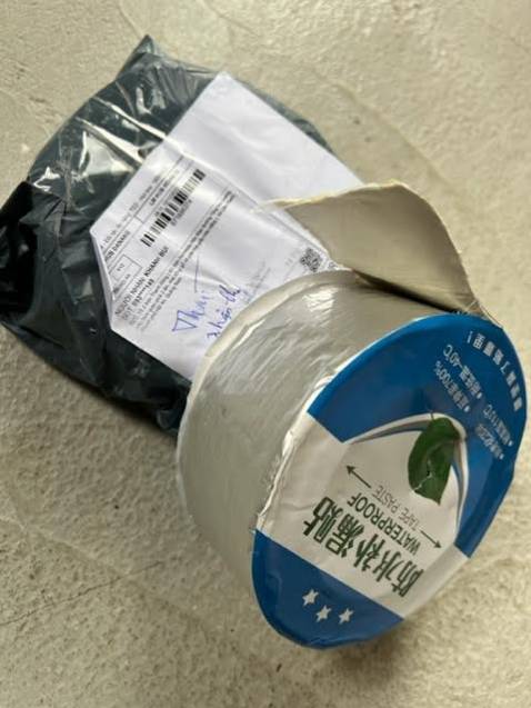 tại sao tôi mua băng keo trong suốt chống thấm nước lại gửi cho tôi băng keo trắng đục? tôi không xử dụng được.