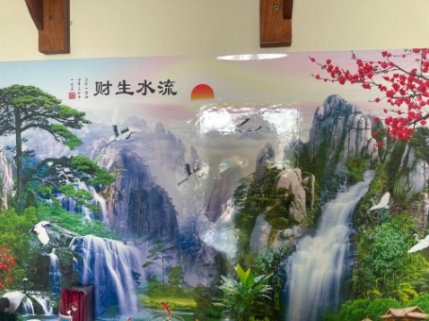 ĐÓNG GÓI RẤT CẨN THẬN. Tranh được đựng trong ống nước bằng nhựa nên bảo vệ vô cùng tốt.Keo dán cũng tốt nha, dán lệch lột ra mấy lần mà ko bị bong sơn tường, tranh vẫn dính tường.  Nhưng GIAO KO ĐÚNG MẪU. Đã chơi tranh hệ phong thuỷ mà giao nhầm buồn luôn. Cần tranh ko có mặt trời mở tdanh ra mặt trời chói loá luôn😳