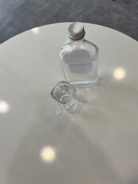 Bảng chất lượng tốt, cứng cáp hơn rất nhiều so với các bảng ván ép giá rẻ khung nẹp gỗ.