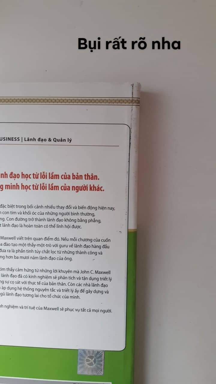 Mình đặt hôm qua và nhận hàng hôm nay. 
Chưa nhận xét nội dung sách vội vì giờ nhìn quyển sách này mình thực sự mấy hết cảm tình. Mua sách ở Tiki đã lâu mà chưa gặp ca nào mà tức giận đến thế này. Các bạn có coi thường khách hàng quá không vậy? Các bạn giao cho mình một quyển sách lấm bụi, cát bụi còn in lên hẳn gáy sách và cả trong trang sách; trang sách thì quăn, gấp nếp với nhau, như kiểu đã có ai đọc vậy; bìa sách thì "được bảo quản" tệ hại, gáy có nếp gấp, hơi quăn thêm lớp xốp bụi ??. Thật tệ hại ?. Không biết các bạn định đuổi khách hàng đi hay sao mà làm ăn như thế này. Nếu biết trước "được tặng" một cuốn sách thế này thì mình thà mua sách cũ từ các hội sách cũ còn hơn, vừa rẻ lại còn được bảo quản tốt hơn ??.