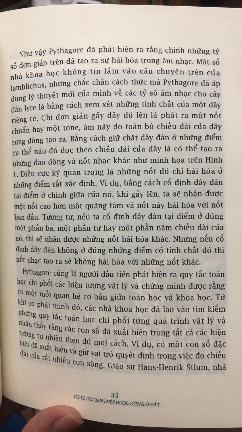 Sách dễ đọc lắm. Mặc dù viết về toán học nhưng tác giả kể chi tiết về lịch sử nguồn gốc của bài toán, sơ lược lịch sử các nhà toán học nổi tiếng trong lịch sử. Kiến thức toán ko phức tạp lắm nên phù hợp các em cấp 3 luôn nha.