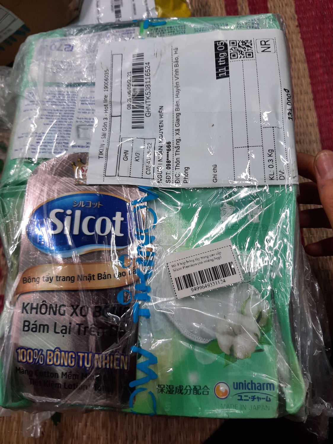 Mình đánh giá shop uy tín nhưng đóng gói hàng không có hộp bảo vệ. Mình đề nghị Tiki giúp mình thu và đổi lại sản phẩm khác cho mình....