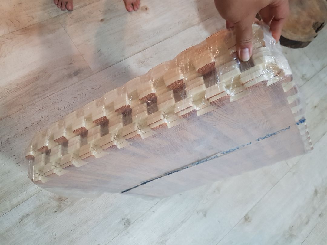 ko hài lòng, sản phẩm ko có viền ngoài như khách hàng trước đã mua.