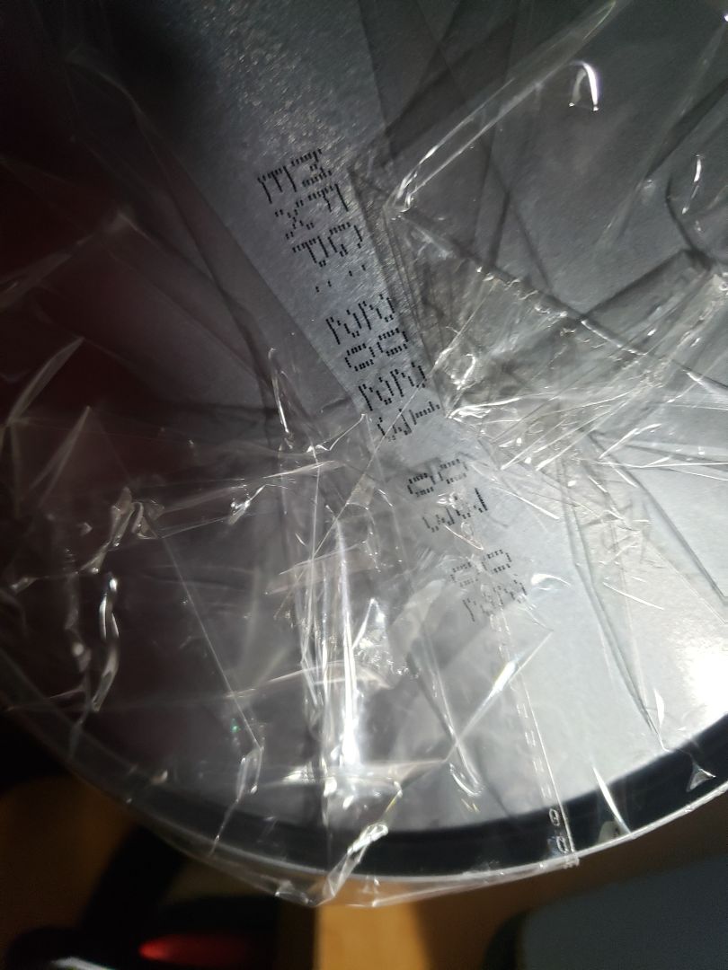 date cũng còn khá xa, bột màu xanh lá, đúng nhạt luôn có xíu đường nào luôn, phù hợp với nhu cầu của người ăn kiêng