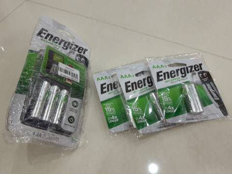 Hàng giao nhanh (2h kể từ lúc đặt hàng), đúng như mô tả, mới và còn nguyên niêm, sạc và pin AA sx 12/2020, pin AAA sx 03/2021. Trước mắt đánh giá 5* cho ngoại quan và giao hàng, để xài thử và đánh giá chất lượng sau (Nếu ok sẽ giữ nguyên đánh giá) Hàng giao nhanh (2h kể từ lúc đặt hàng), đúng như mô tả, mới và còn nguyên niêm, sạc và pin AA sx 12/2020, pin AAA sx 03/2021. Trước mắt đánh giá 5* cho ngoại quan và giao hàng, để xài thử và đánh giá chất lượng sau (Nếu ok sẽ giữ nguyên đánh giá)