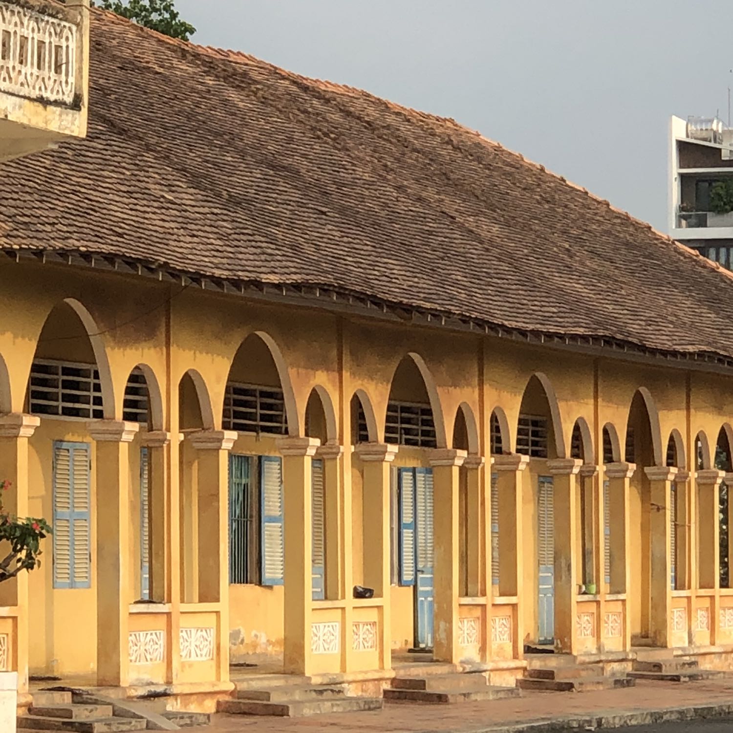 Đóng gói rất chắc chắn. Hàng nguyên vẹn. Chất lượng sản phẩm ổn. Giá tốt. Nên mua. Hết sẽ mua nữa