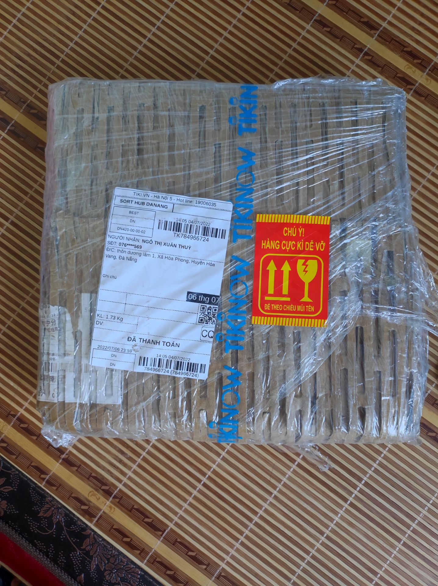 đóng hàng rất chắc chắn. hàng chính hãng. mua lúc sale nên được giá tốt. chỏ có điều là cân hơi cao số cân năng của mình. chắc phải cân đều mới theo dõi cân nặng được vì biết là mỗi cân cho sai số khác nhau