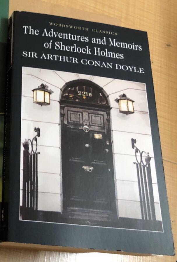 Tiki giao hàng khá nhanh, sách nhận được hình thức sạch đẹp, có hơi bị gấp mép 1 chút xíu xíu ở góc nhưng không vấn đề gì, giấy ko loá khi đọc. Nội dung của cuốn này thì không còn gì để bàn cãi, rất hay và không bao giờ cũ.