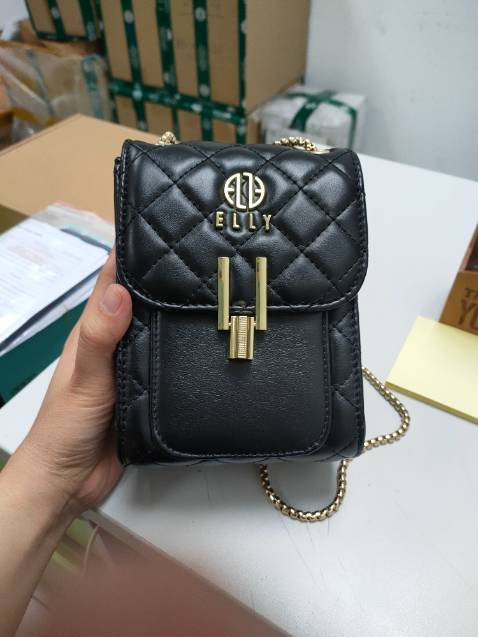 Chất liệu ok, kiểu dáng mình nhìn hình thấy bề ngang nhỏ. Thực tế to nên nhìn hơi thô xíu, nếu phần túi mỏng bề ngang xíu nữa thì nhìn sang hơn.