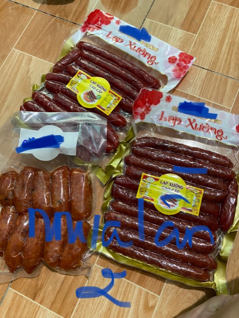 Đóng gói cẩn thận giao hàng nhanh.. có cái mình thấy bao bì k giống như 3 lần trước mình mua .. Lạp xưởng tôm này nhìn khác màu cũng khác. Chưa ăn nên mình cũng k bt vị sao nên chưa đánh giá đc