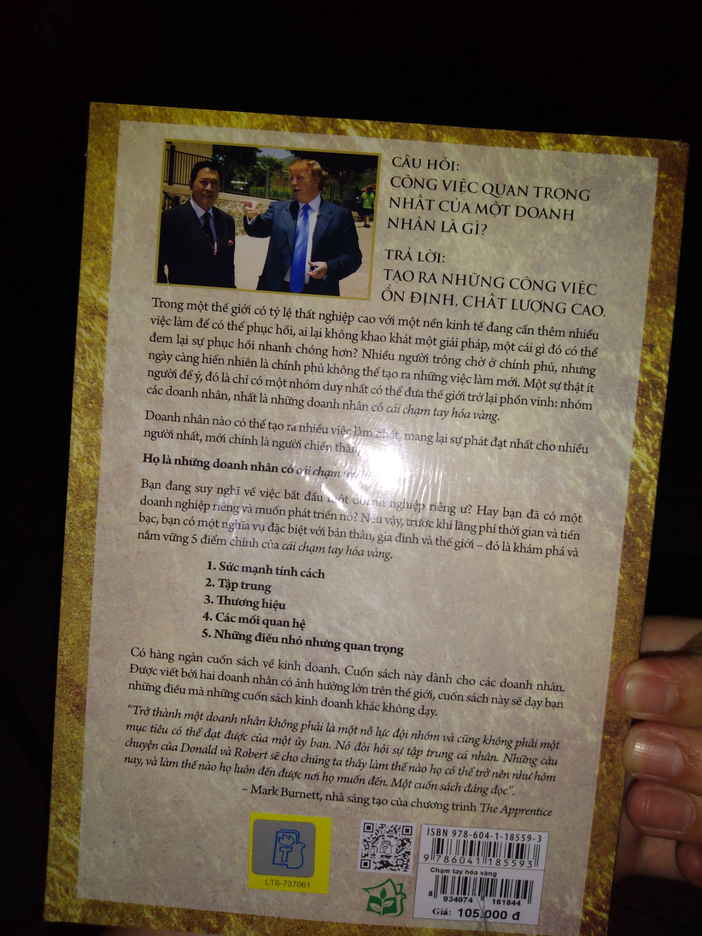 nói về việc mua sách trên tiki luôn đứng đầu , sách thì luôn mới , bao bọc kỹ , chất lượng giấy tốt , ko sợ sách giả , còn về nội dung sách có bị sai chính tả hay ko thì chưa biết. Nói chung sách như vậy quá đáng để mua