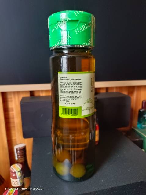 Chưa uống nhưng nhìn chai rượu đúng kiểu dáng rượu mơ. Tuy chưa uống nhưng chắc ngon vì tin tưởng các mặt hàng của SAIGONFAB.