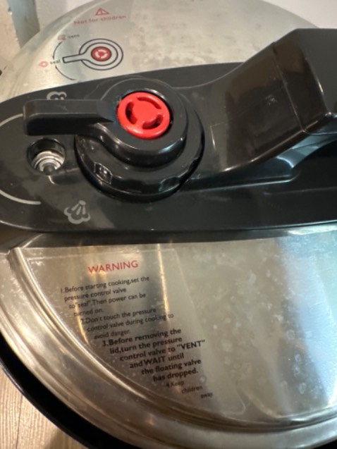 Nồi đẹp, dùng tốt, có chữ tiếng Việt trên nồi chứ không phải tiếng Anh.