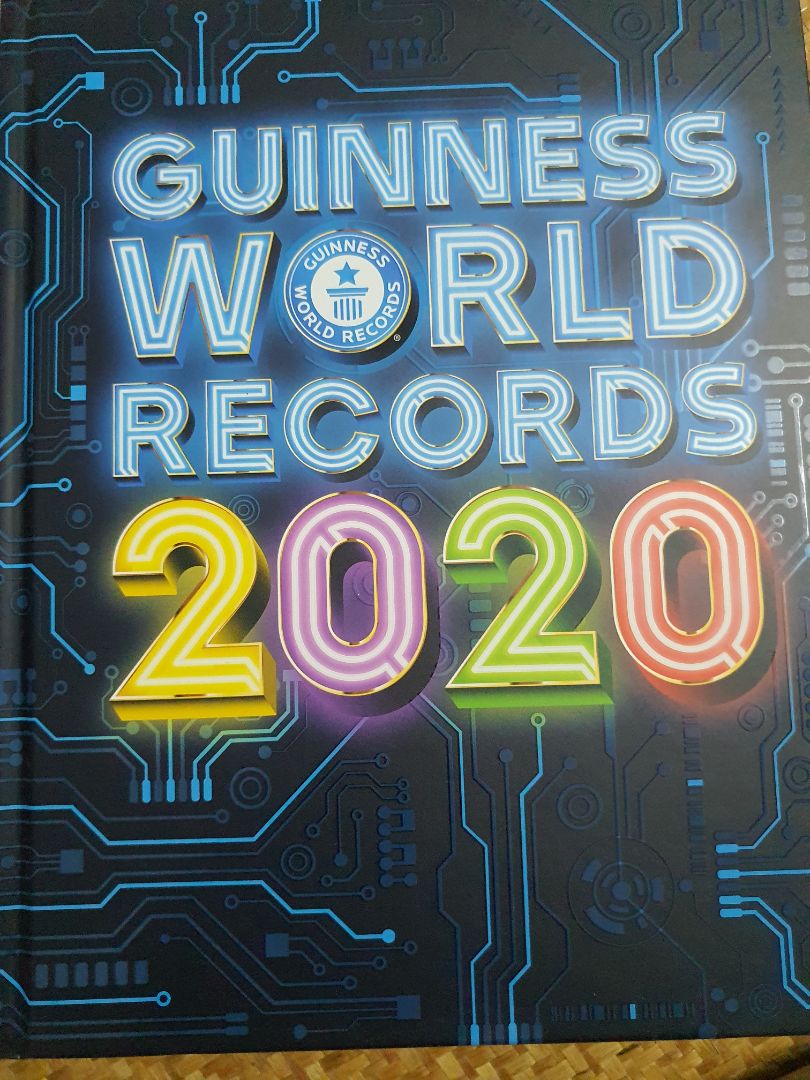 mua ngay lúc giảm giá một nữa. nên mua lúc giảm giá để được giá tốt nhất.