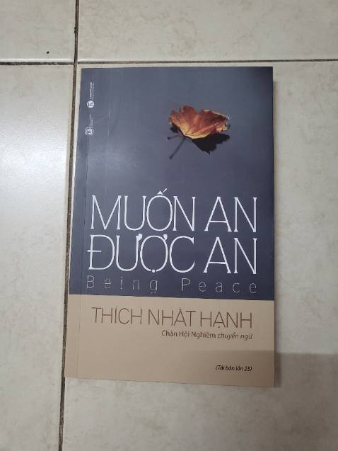 Nội dung mình chưa đọc, giấy in dày dặn, sách thơm, chữ rõ nét. Gáy sách cứng cáp và không hề cong vênh. Đóng gói có chống shock cẩn thận, hộp carton cứng cáp