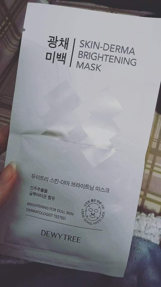 shop giao hàng nhanh đóng gói cẩn thận, mua thử một miếng về đắp mà bao thích luôn. sẽ ủng hộ shop lâu dài