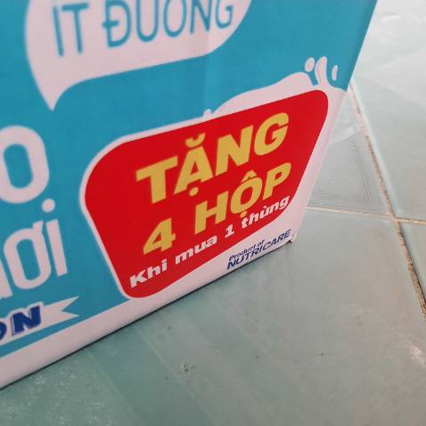 Nhận hàng thấy thùng để tặng 4h khi mua 1 thùng. Mình nhận hàng thấy k có hàng tặng. Nt shop hỏi im ru k trả lời