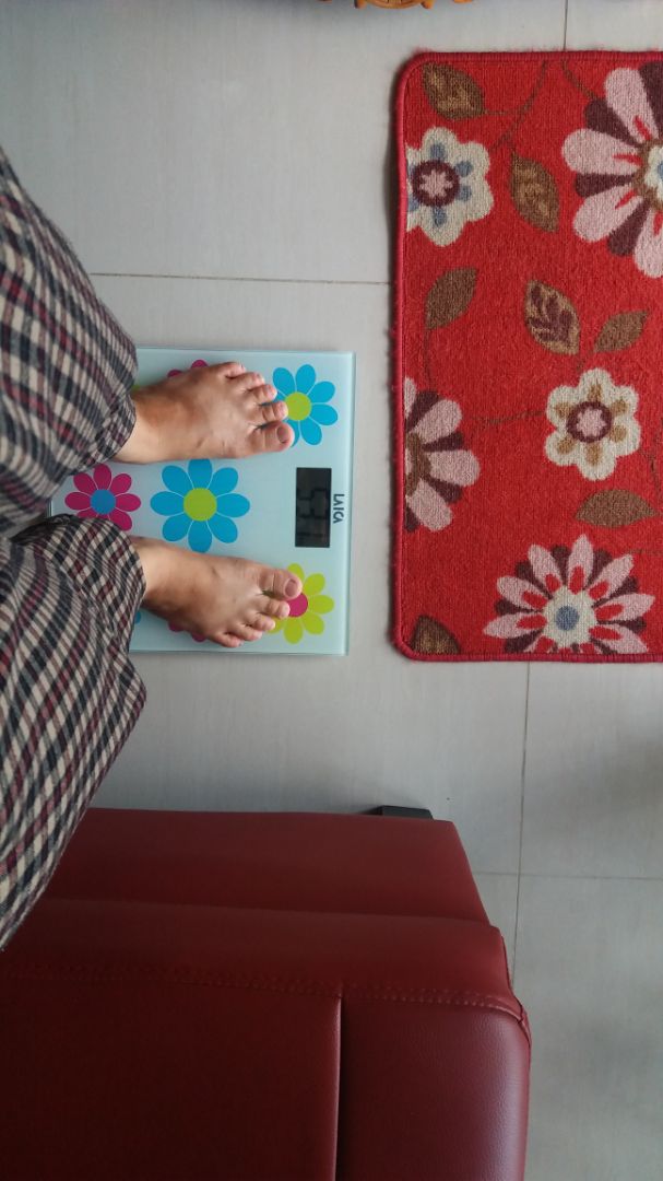 Cân số liệu không chính xác.Trong cùng 1 lúc mà cân ra 4 ,5 kết quả.Mình muốn trả lại hàng